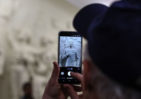 tagreuters.com2025binary_LYNXMPEL4L0HX-VIEWIMAGE