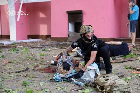 tagreuters.com2025binary_LYNXMPEL560C6-VIEWIMAGE