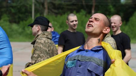 tagreuters.com2025binary_LYNXMPEL580GU-VIEWIMAGE