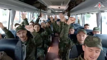 tagreuters.com2025binary_LYNXMPEL580MT-VIEWIMAGE