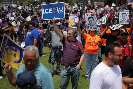 tagreuters.com2025binary_LYNXMPEL580S4-VIEWIMAGE