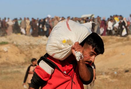 tagreuters.com2025binary_LYNXMPEL590CN-VIEWIMAGE