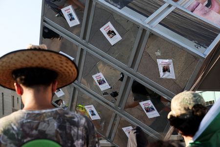 tagreuters.com2025binary_LYNXMPEL5C023-VIEWIMAGE