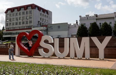 tagreuters.com2025binary_LYNXMPEL5C0YK-VIEWIMAGE