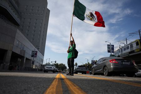 tagreuters.com2025binary_LYNXMPEL5D03K-VIEWIMAGE