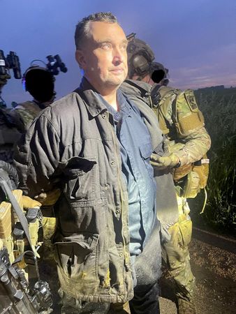 tagreuters.com2025binary_LYNXMPEL5F03W-VIEWIMAGE