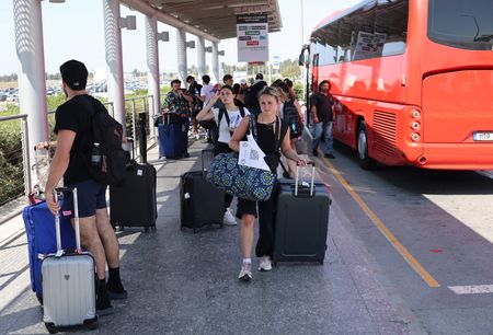 tagreuters.com2025binary_LYNXMPEL5H0HZ-VIEWIMAGE