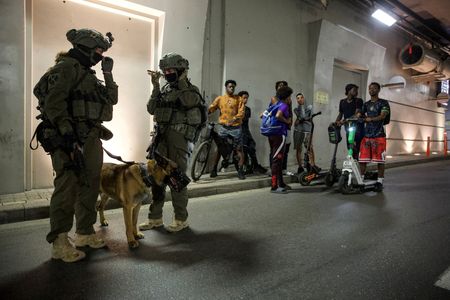 tagreuters.com2025binary_LYNXMPEL5H0P5-VIEWIMAGE