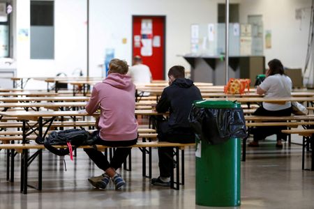 tagreuters.com2025binary_LYNXMPEL5H0U2-VIEWIMAGE