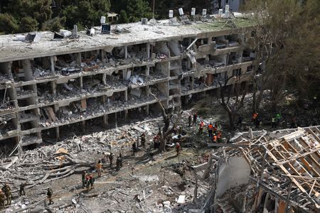 tagreuters.com2025binary_LYNXMPEL5L04Z-VIEWIMAGE