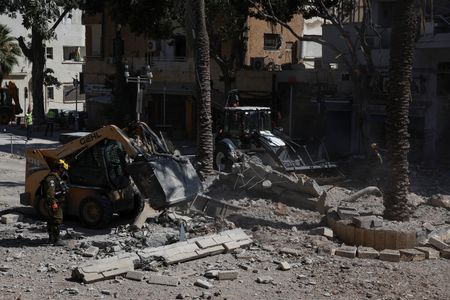 tagreuters.com2025binary_LYNXMPEL5L050-VIEWIMAGE