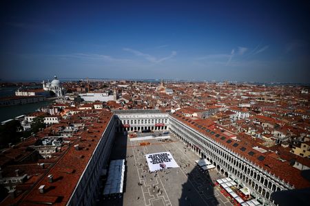 tagreuters.com2025binary_LYNXMPEL5M0GZ-VIEWIMAGE