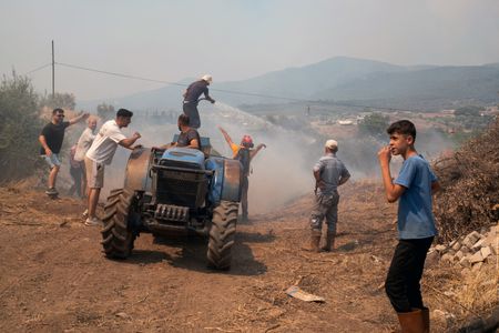 tagreuters.com2025binary_LYNXMPEL5T0UD-VIEWIMAGE