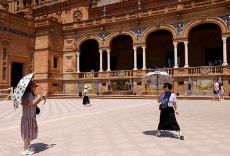 tagreuters.com2025binary_LYNXMPEL601XT-VIEWIMAGE