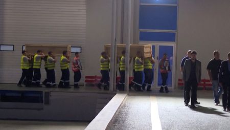 tagreuters.com2025binary_LYNXMPEL602CS-VIEWIMAGE