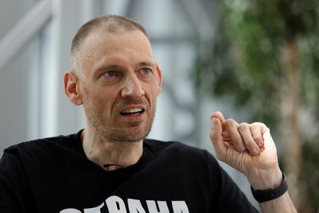 tagreuters.com2025binary_LYNXMPEL610GI-VIEWIMAGE