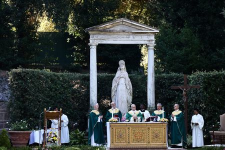 tagreuters.com2025binary_LYNXMPEL680E5-VIEWIMAGE