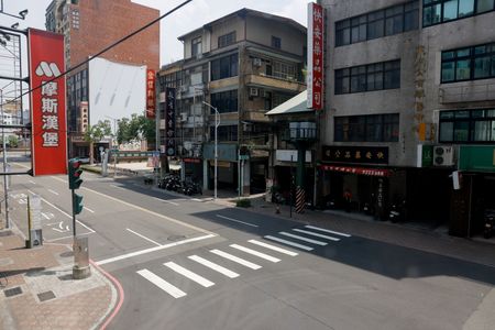 tagreuters.com2025binary_LYNXMPEL6G08W-VIEWIMAGE