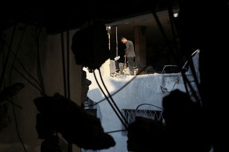 tagreuters.com2025binary_LYNXMPEL6M0W6-VIEWIMAGE