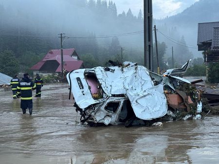 tagreuters.com2025binary_LYNXMPEL6R0LH-VIEWIMAGE