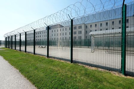 tagreuters.com2025binary_LYNXMPEL6T12H-VIEWIMAGE