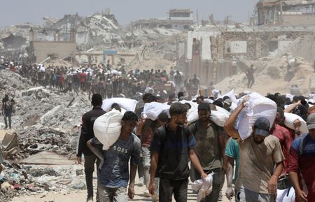 tagreuters.com2025binary_LYNXMPEL70247-VIEWIMAGE