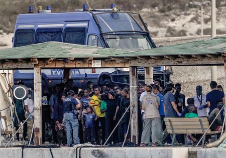 tagreuters.com2025binary_LYNXMPEL7D0FF-VIEWIMAGE