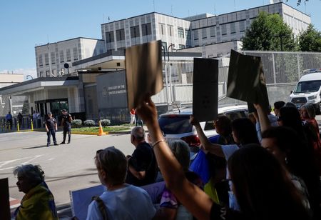 tagreuters.com2025binary_LYNXMPEL7E0FS-VIEWIMAGE