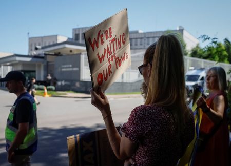 tagreuters.com2025binary_LYNXMPEL7E0FT-VIEWIMAGE