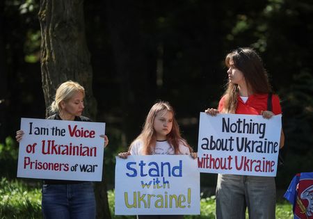 tagreuters.com2025binary_LYNXMPEL7E0FU-VIEWIMAGE