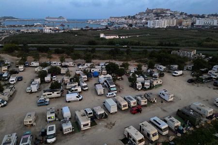 tagreuters.com2025binary_LYNXMPEL7H0BO-VIEWIMAGE