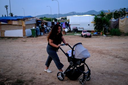 tagreuters.com2025binary_LYNXMPEL7H0BP-VIEWIMAGE