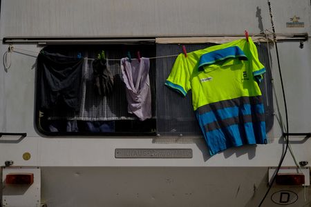 tagreuters.com2025binary_LYNXMPEL7H0BV-VIEWIMAGE