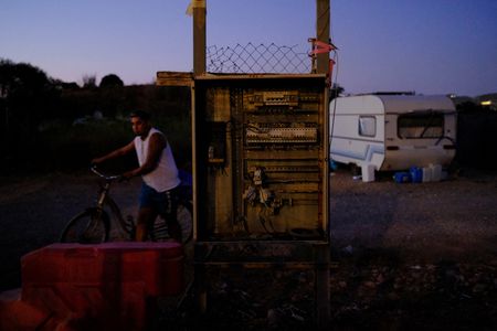 tagreuters.com2025binary_LYNXMPEL7H0CA-VIEWIMAGE