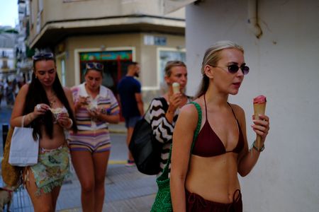 tagreuters.com2025binary_LYNXMPEL7H0CH-VIEWIMAGE