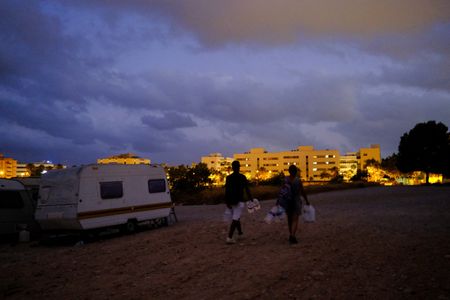 tagreuters.com2025binary_LYNXMPEL7H0CZ-VIEWIMAGE