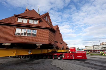 tagreuters.com2025binary_LYNXMPEL7I0BC-VIEWIMAGE