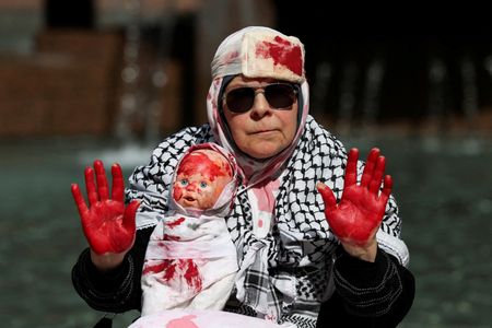 tagreuters.com2025binary_LYNXMPEL7N02E-VIEWIMAGE