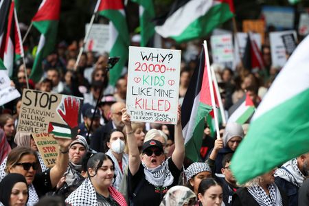 tagreuters.com2025binary_LYNXMPEL7N02F-VIEWIMAGE