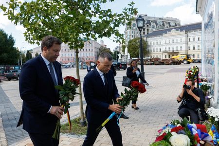 tagreuters.com2025binary_LYNXMPEL7O0CU-VIEWIMAGE