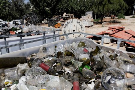 tagreuters.com2025binary_LYNXMPEL7Q0BS-VIEWIMAGE