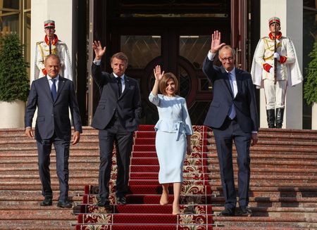 tagreuters.com2025binary_LYNXMPEL7Q0RT-VIEWIMAGE