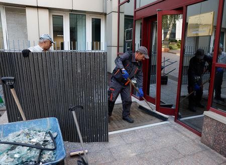 tagreuters.com2025binary_LYNXMPEL7R0BQ-VIEWIMAGE