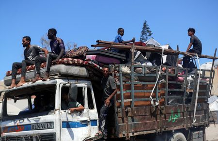 tagreuters.com2025binary_LYNXMPEL8014P-VIEWIMAGE