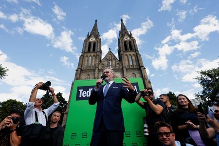 tagreuters.com2025binary_LYNXMPEL82118-VIEWIMAGE