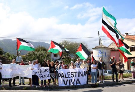 tagreuters.com2025binary_LYNXMPEL8504X-VIEWIMAGE