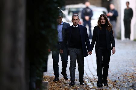 tagreuters.com2025binary_LYNXMPEL9K0AA-VIEWIMAGE