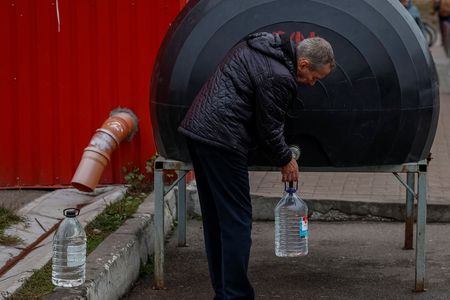 tagreuters.com2025binary_LYNXMPEL9K0JS-VIEWIMAGE