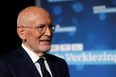 tagreuters.com2025binary_LYNXMPEL9L0H9-VIEWIMAGE