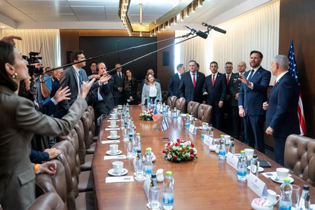 tagreuters.com2025binary_LYNXMPEL9L0JE-VIEWIMAGE